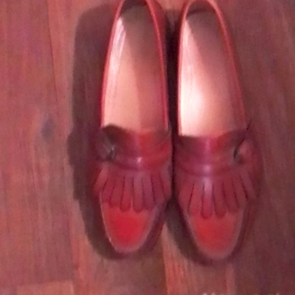 Brown Cole Hann Loafers Size 8.5 in Good Condition. Will Accept Offers!